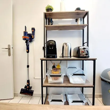 Cosy 2, 2 Chambres, 6 Personnes, 3 Min Gare, Parking * Cergy