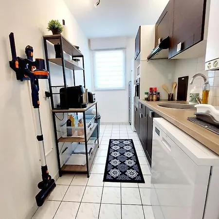 Apartment Cosy 2, 2 Chambres, 6 Personnes, 3 Min Gare, Parking