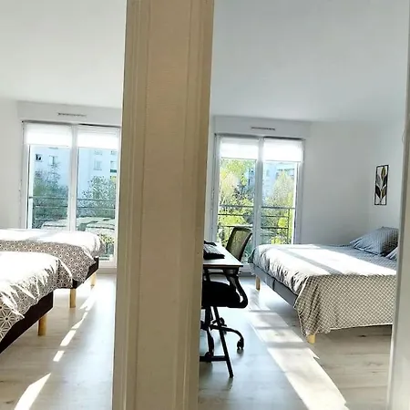 Cosy 2, 2 Chambres, 6 Personnes, 3 Min Gare, Parking Cergy