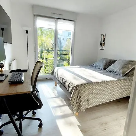 Apartment Cosy 2, 2 Chambres, 6 Personnes, 3 Min Gare, Parking Cergy