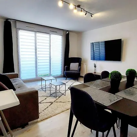 Cosy 2, 2 Chambres, 6 Personnes, 3 Min Gare, Parking Apartment *