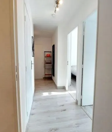 Cosy 2, 2 Chambres, 6 Personnes, 3 Min Gare, Parking Apartment Cergy