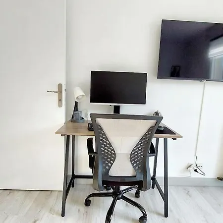 Apartment Cosy 2, 2 Chambres, 6 Personnes, 3 Min Gare, Parking *