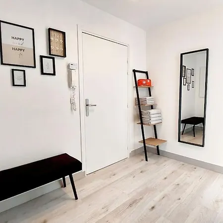 Cosy 2, 2 Chambres, 6 Personnes, 3 Min Gare, Parking * Cergy